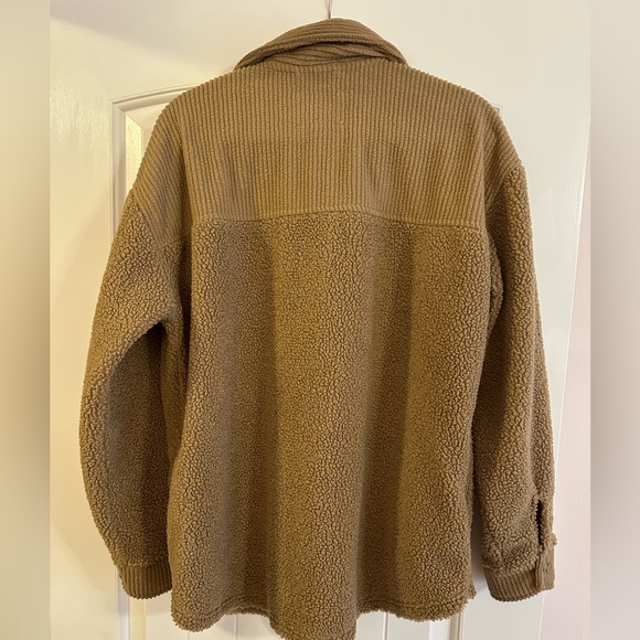 Thread & Supply High Pile Fleece Shacket Size Large - Picture 10 of 15